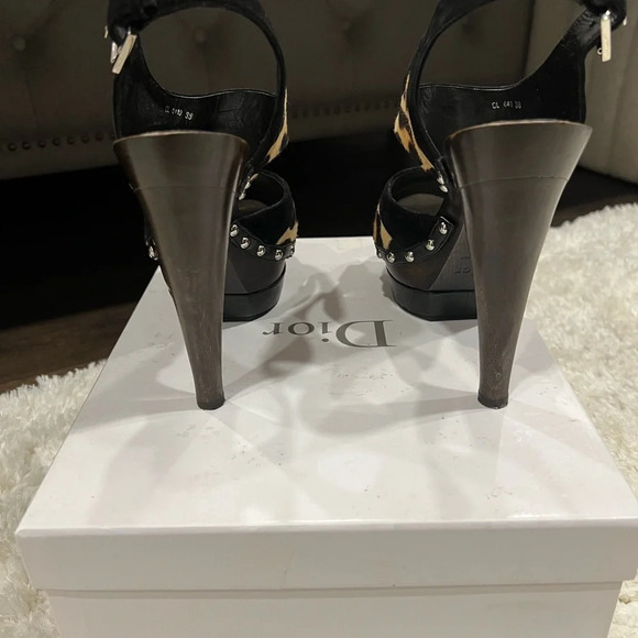 Luxury DIOR LEOPARD PRINT PONY FUR
PLATFORM SANDALS HEELS SHOES Size: 8 | IT 38 - Picture 4 of 7